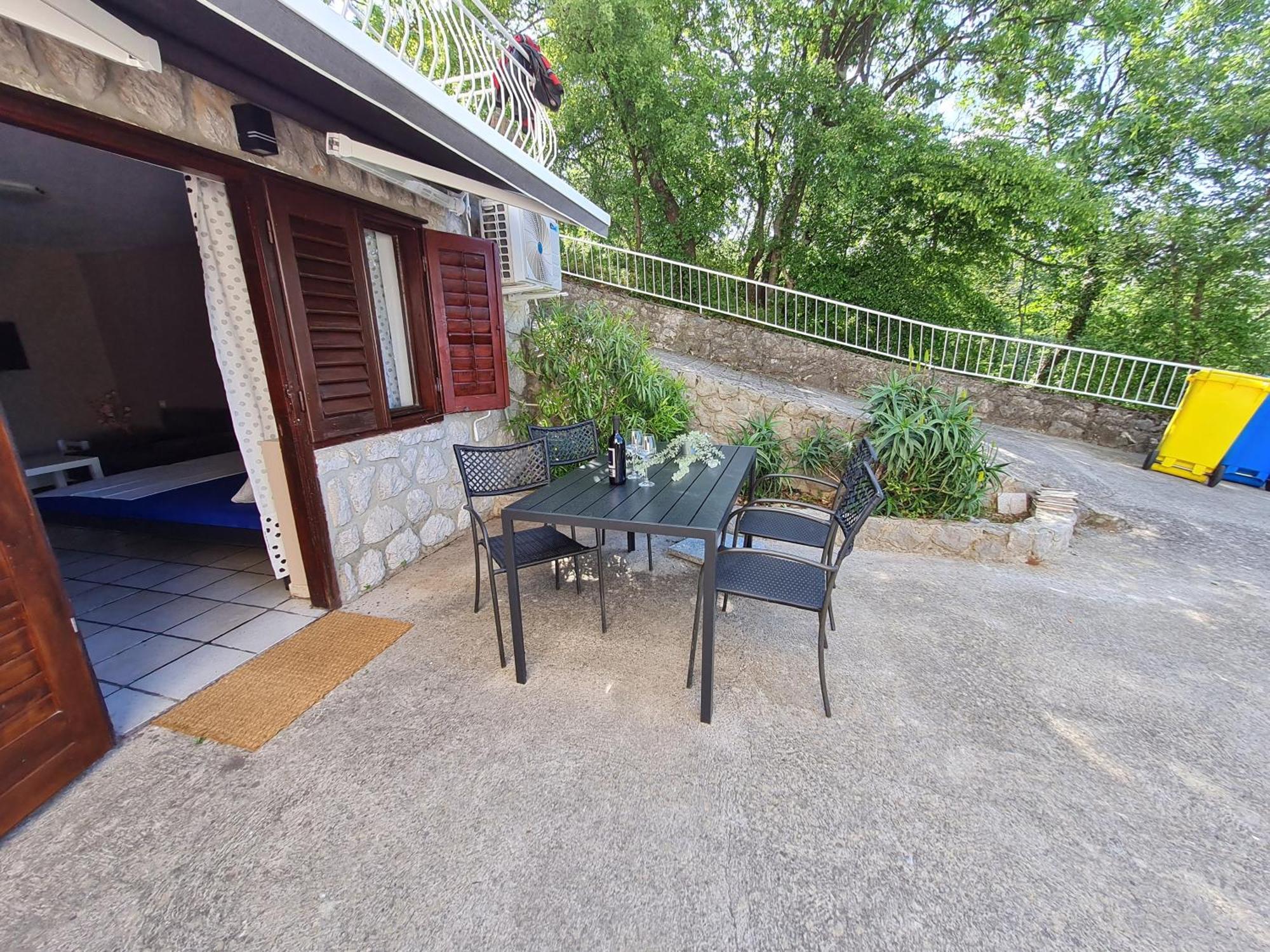 Apartmani E&G Dramalj Exterior photo